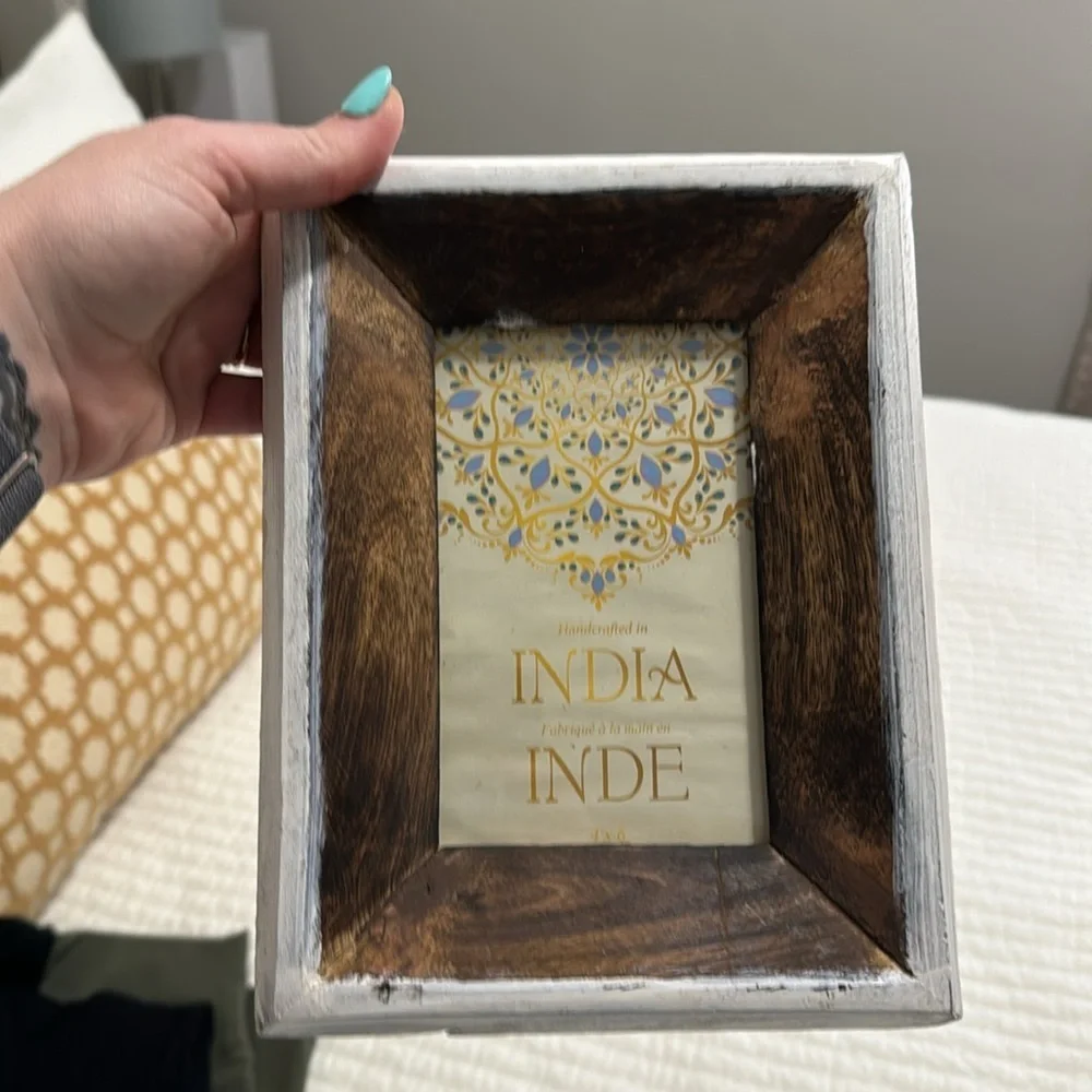 Inde distressed frame